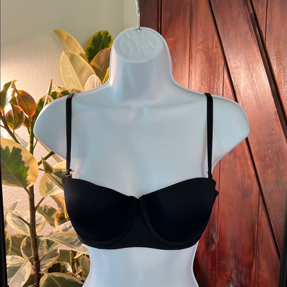 Strapless Convertible Bra - Picture 1 of 9